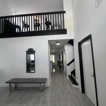 Villa Luxury 3Br-2 1/2 Bath W/Patio Entertainment Area